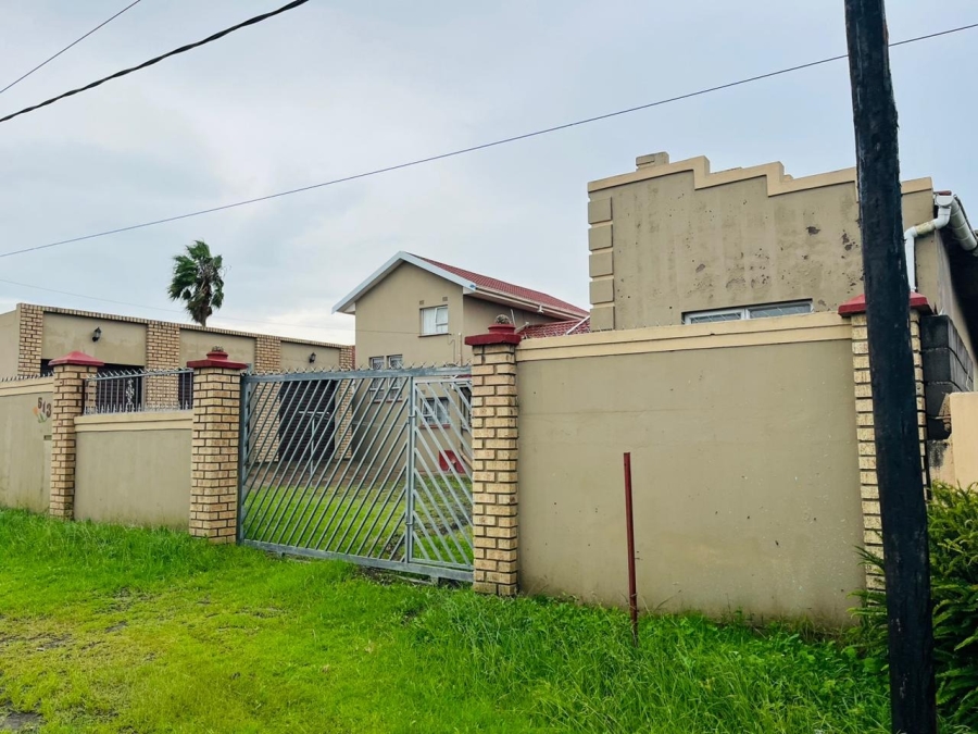 4 Bedroom Property for Sale in Mdantsane Nu 17 Eastern Cape